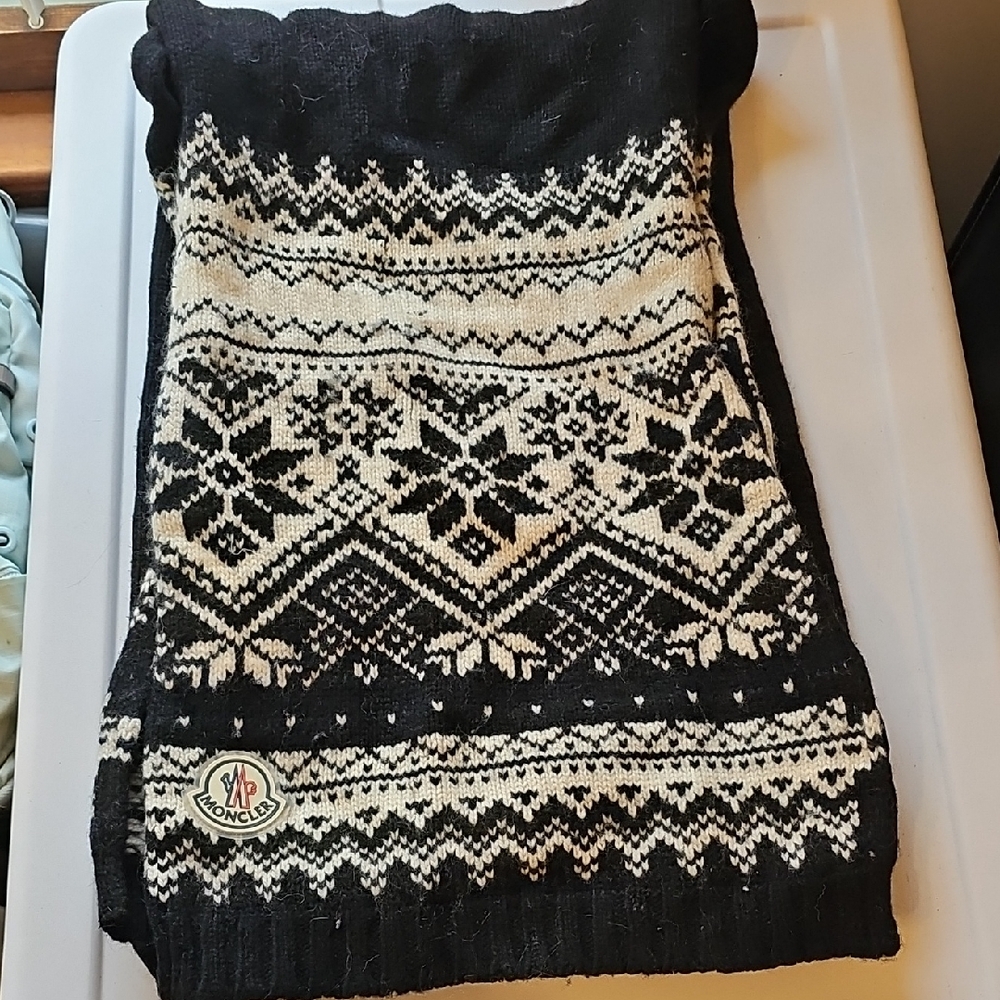 Moncler Black and Cream Patterned Scarf